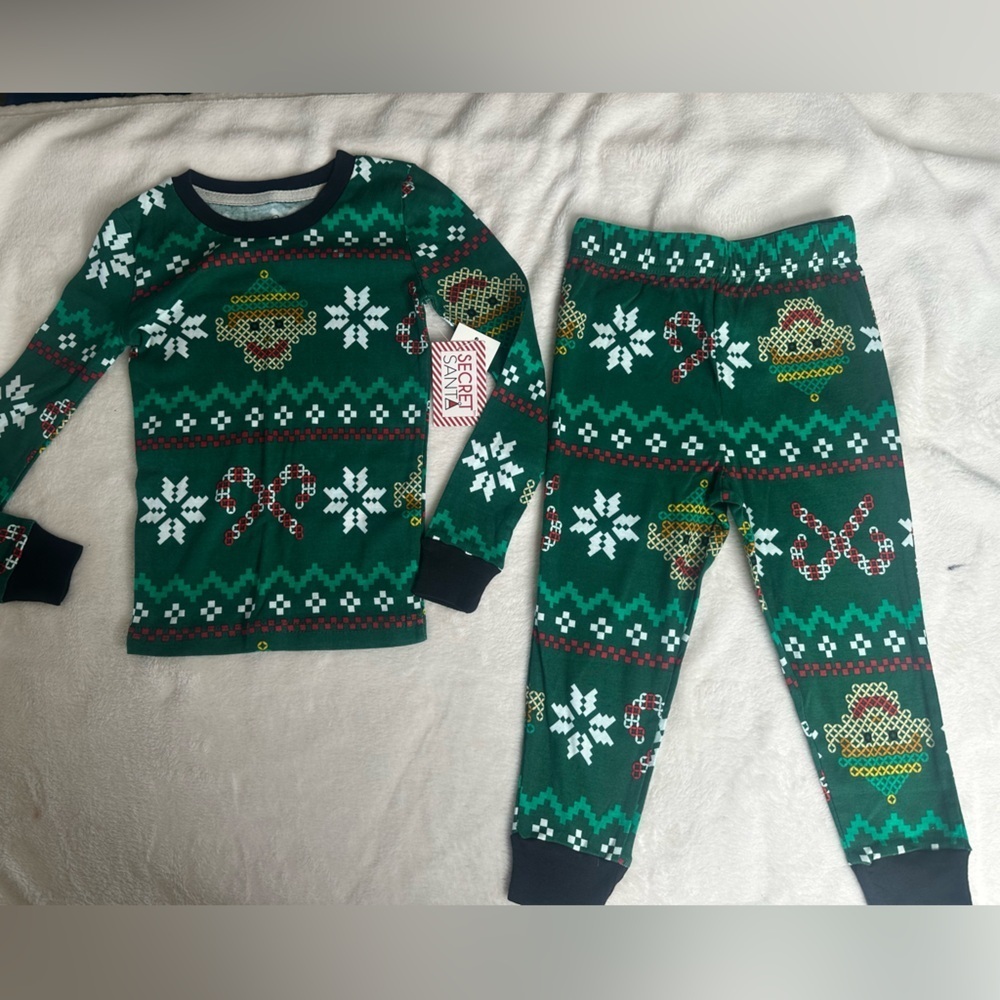 Secret Santa Elf Pajamas Size 4T KIDS 2 Piece Set Green Red New with Tags